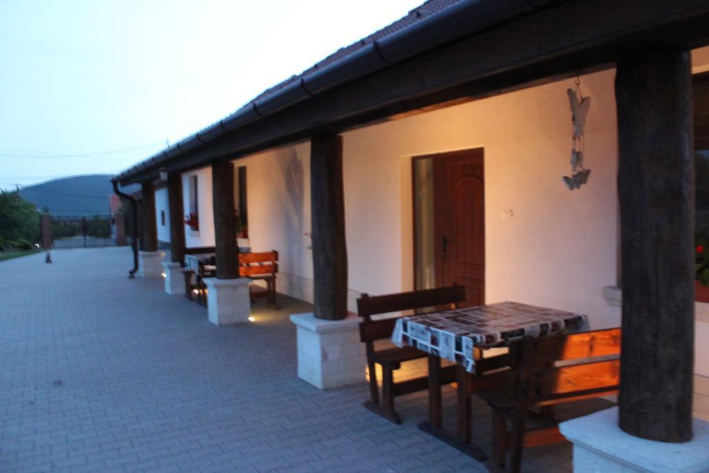 Hotel Pillango Vendeghaz Tállya Exterior foto